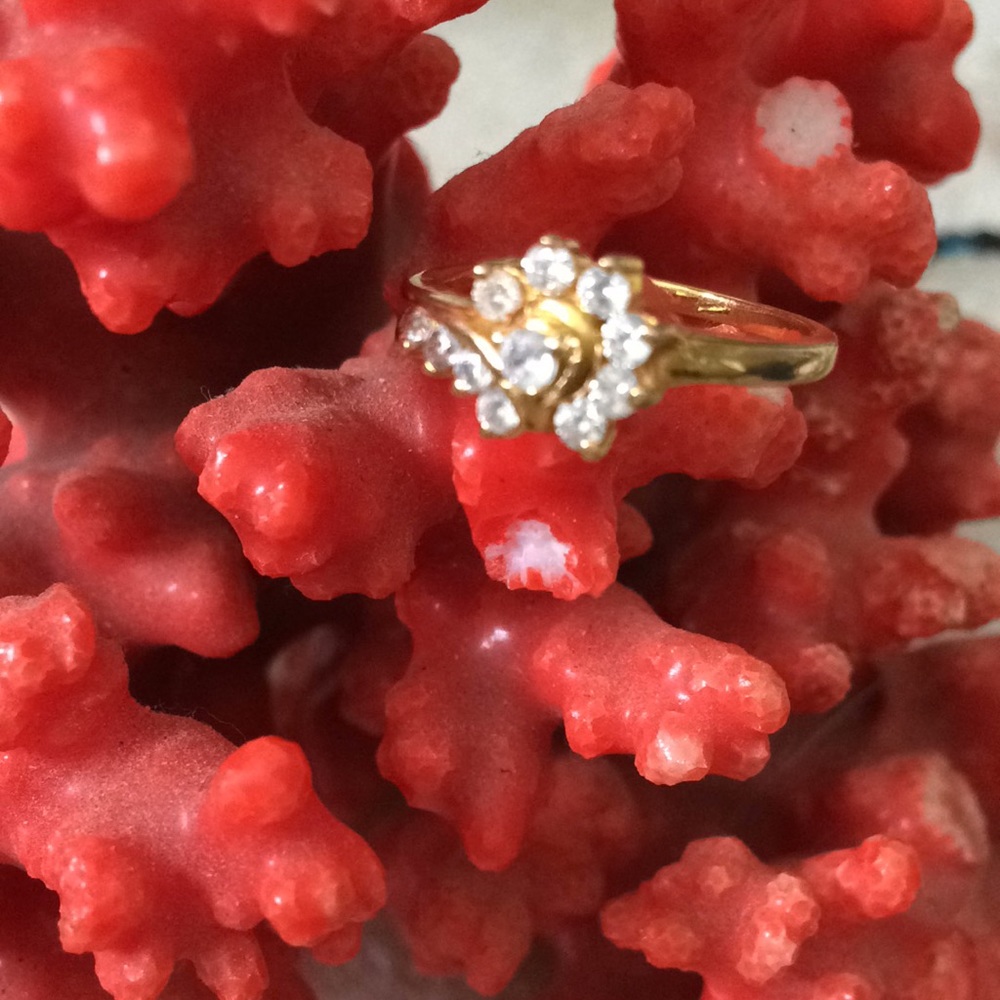 Vintage T gold white topaz ring